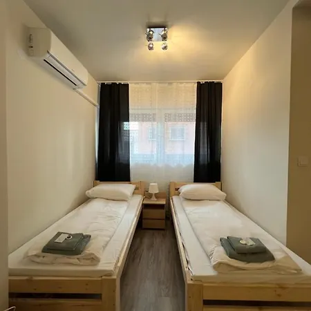 Etna 4 - -parking Osmeckiego 4 E -parking -garaz-