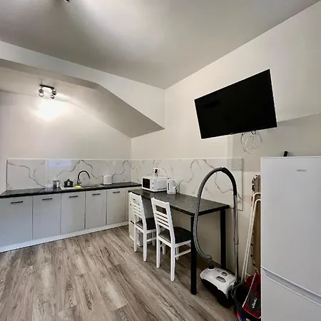 Etna 4 - -parking Osmeckiego 4 E -parking -garaz- Apartment Rzeszow