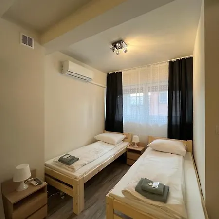 Etna 4 - -parking Osmeckiego 4 E -parking -garaz- * Rzeszow