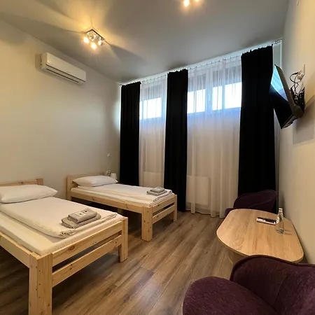 Etna 4 - -parking Osmeckiego 4 E -parking - *