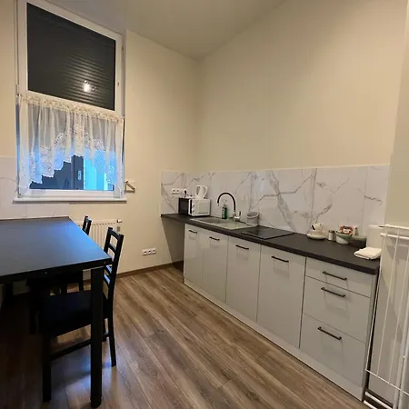 Etna 4 - -parking Osmeckiego 4 E -parking -garaz- Rzeszow